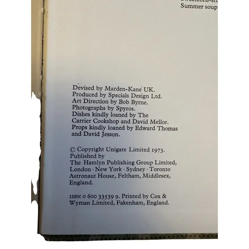 The 'Farmer's Wife' cook book: Country recipes from farmers' wives 1973 Vintage